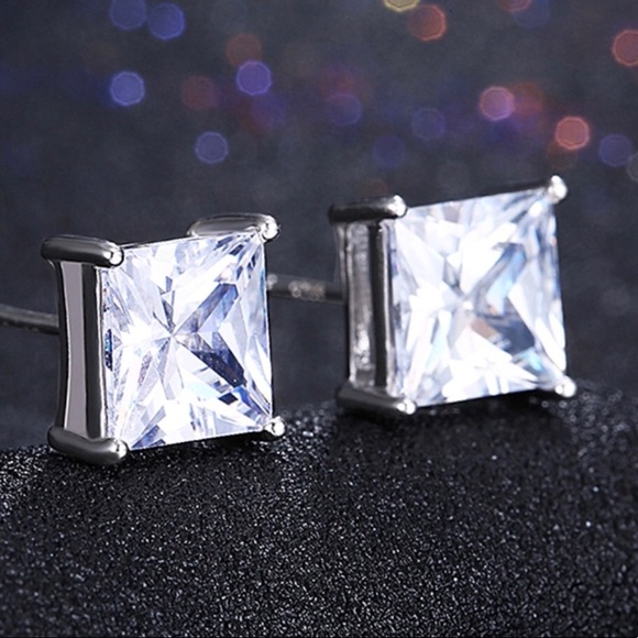 Princess cut 11mm CZ silver stud - Picture 4 of 4